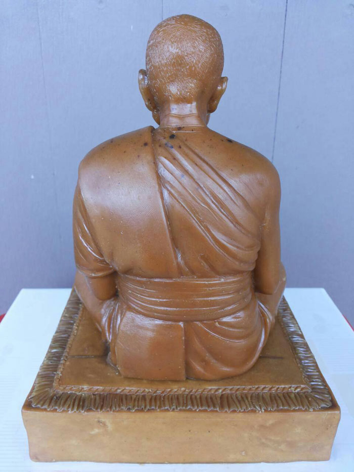 พระบูชาด้านหลัง รุ่นบูรณะศาลาปี58 รุ่นแรก หลวงพ่อทองศุข วัดโตนดหลวง ออกวัดมฤคทายวัน