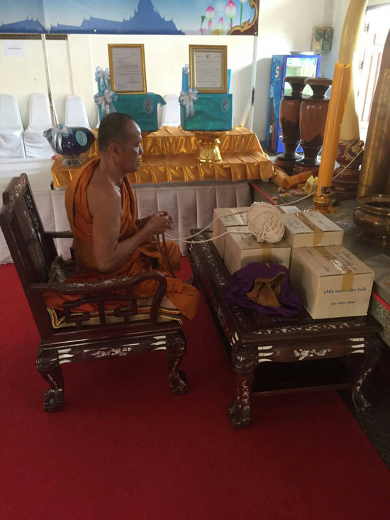 เรียนเชิญสั่งบูชา เหรียญไก่ฟ้ามหาเศรษฐี หลวงพ่อทอง วัดพระพุทธบาทเขายายหอม จัดสร้างโดยวัดหนองจะบก